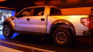 Ford Raptor Silver 02.jpg