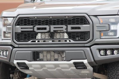 Ford_Raptor_Grille.jpg