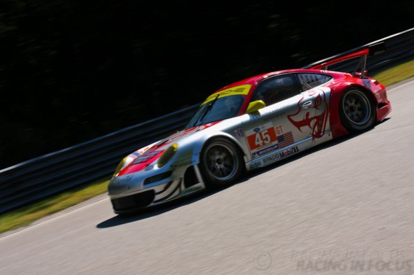 g-Lizard-Motorsports-Porsche_911_GT3_RSR-52-4A1526.jpg