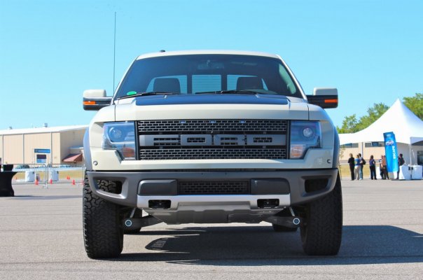 2013-ford-f150-svt-raptor-003.jpg