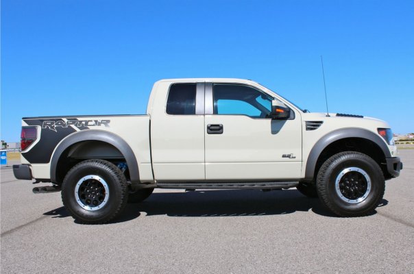 2013-ford-f150-svt-raptor-004.jpg