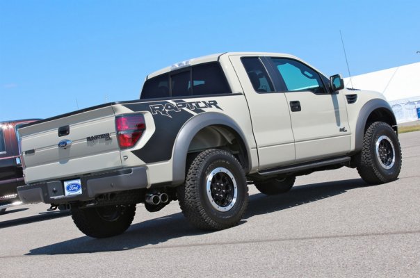 2013-ford-f150-svt-raptor-005.jpg