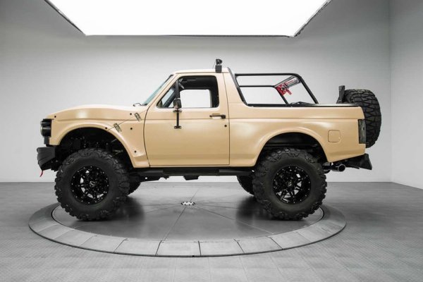 motors-project-fearless-bronco__7_-topless-profile.jpg