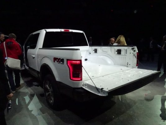 2015-ford-f150-21-600-001.jpg