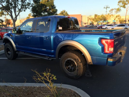 242015F150FiberwerxRaptor-StyleFiberglassBesides01.jpg