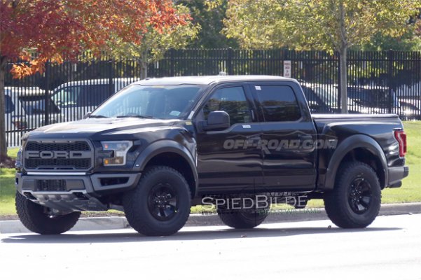 3-2017-Ford-Raptor-SuperCrew-Ecoboost-10-15-15.jpg