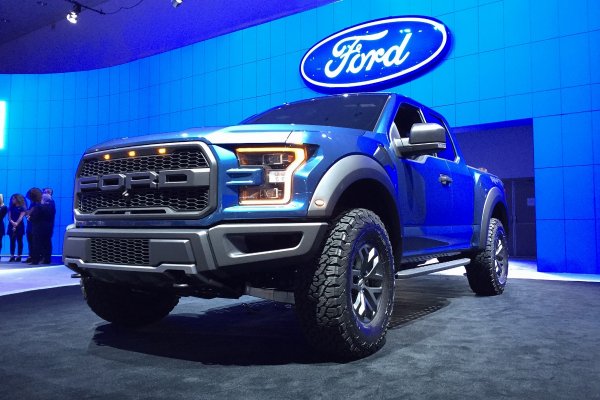 2016-ford-f-150-raptor.jpg