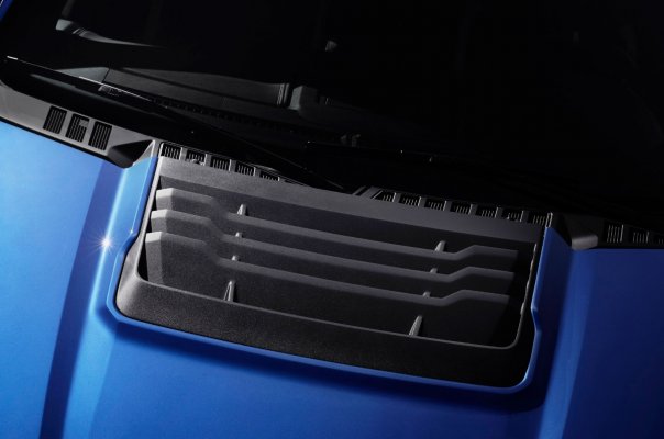 2017-ford-f-150-raptor-hood-vent.jpg