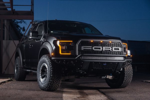 2017-ford-raptor-front-bumper.jpg