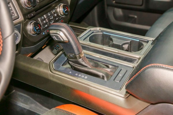 2017-Ford-F-150-Raptor-SuperCrew-center-console.jpg