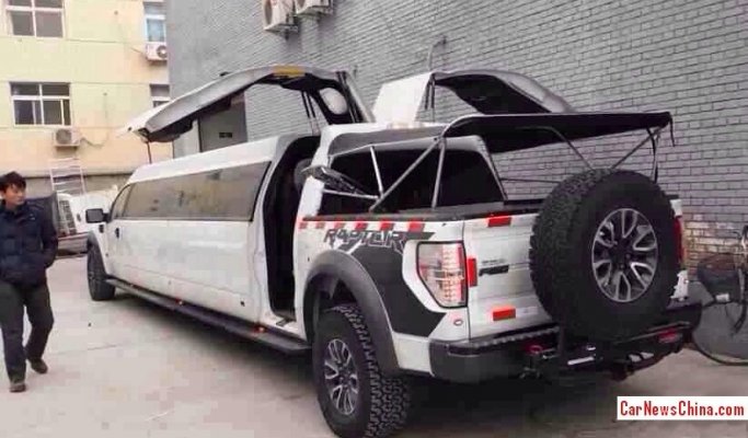 ford-raptor-china-stretched-2.jpg