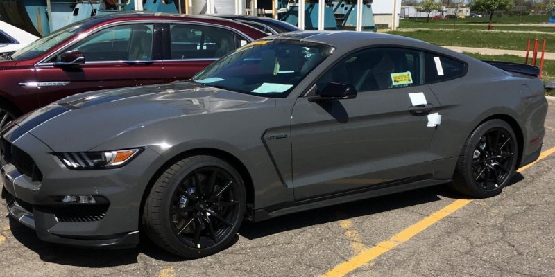 -gray-looks-smashing-on-2018-shelby-gt350-117218_1.jpg