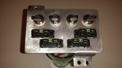 switch plate 7-fuses & switches.jpg