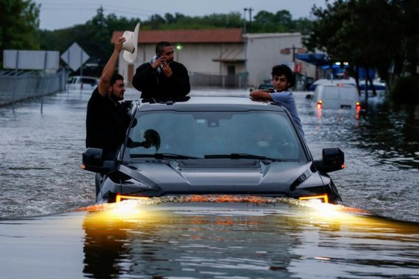 0015Z_27669_MRPRC1874931440_RTRMADP_0_STORM-HARVEY.jpg