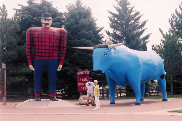 paul-bunyan-babe-the-blue-ox-1937.jpg