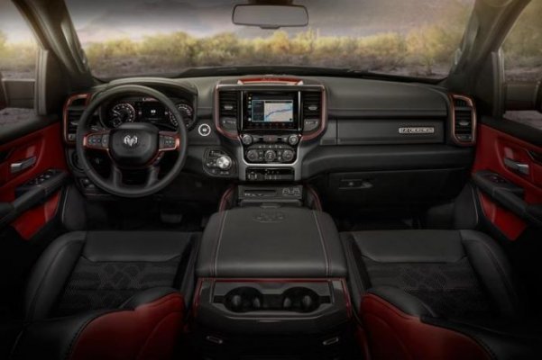 2019_ram_rebel_interior.jpg