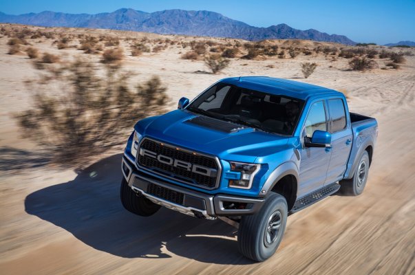 Ford-F-150-Raptor-front-three-quarter-in-motion-01.jpg