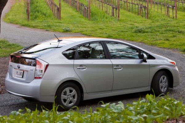 2010_toyota_prius_4dr-hatchback_iv_rq_oem_6_815.jpg