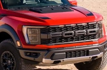 2021_ford_raptor_static_1.jpeg