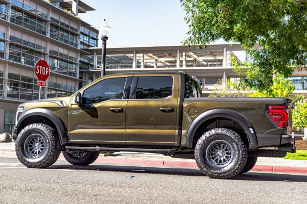 SV604 Raptor Outside Satin Brushed Carbon-14.jpg