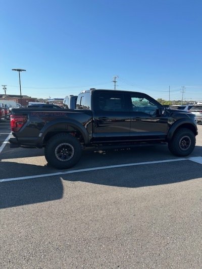 2024 Ford Raptor 37.jpg