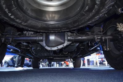 2017-ford-raptor-rear-axle.jpg