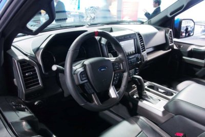 2017-Ford-Raptor-F-150-Interior-04.jpg