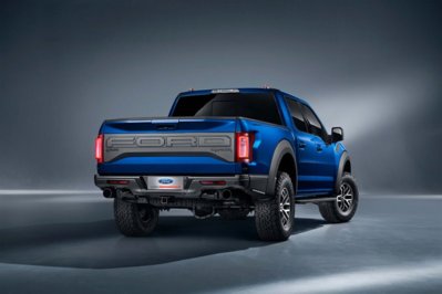 2017-ford-raptor-supercrew-blue-rear_1040.jpg